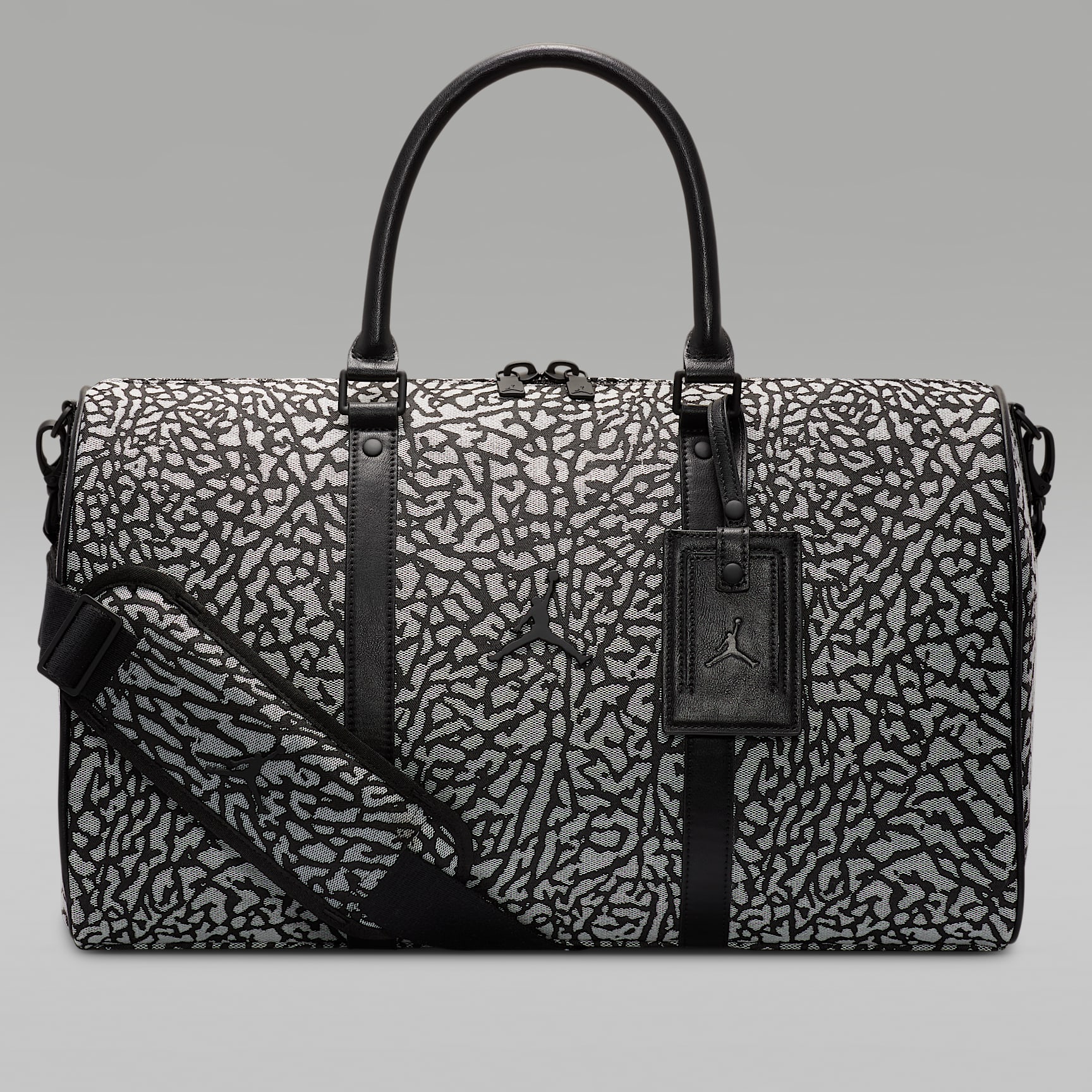 NIKE公式】ジョーダン アイコン ダッフルバッグ (25L).オンライン